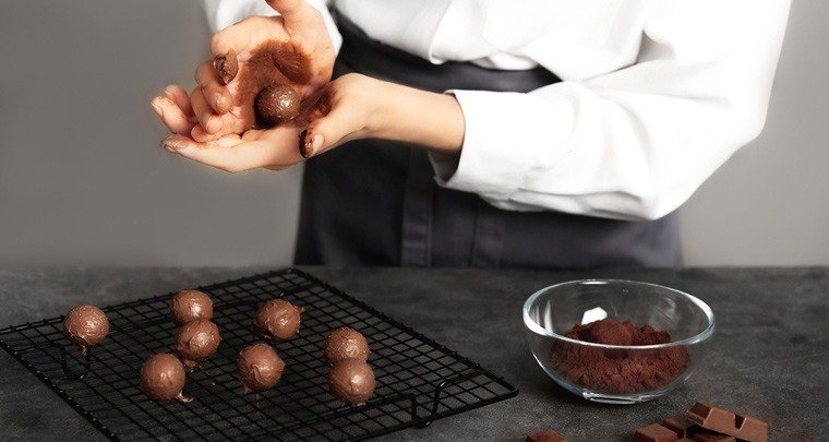 
"10 Benefits of Making Chocolate at Home"
